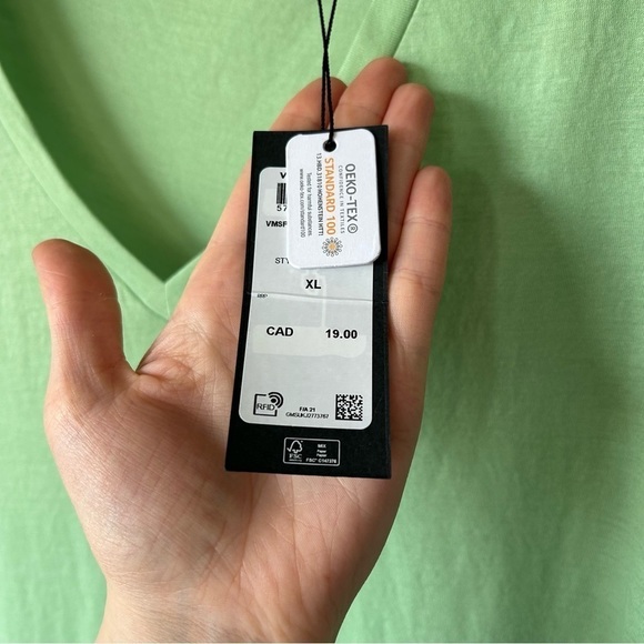 [XL] Vero Moda NWT Women’s Lime Green V-Neck Short Sleeve Tee - Picture 9 of 13